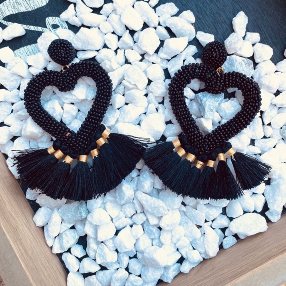 Black gold heart shape Love speaks tassel fashion statement earrings